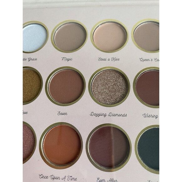 Disney's Snow White And The Seven Dwarfs 12 Pan Eye Shadow Palette NEW - Picture 6 of 12